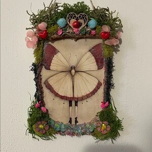 Whimsical Fairycore Valentine theme handmade wall decor hearts love moss nature